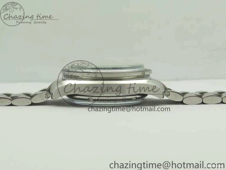 0306 TechFriendly SpeedMaster MoonWatch SS OMF 1:1 Best Edition Black Red Dial On SS Bracelet A9300 V 8092